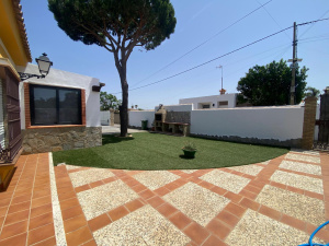 CHALET CON PISCINA A 5 MIN DE LA PLAYA EN COCHE JUNTO A NOVO SANCTI PETRI  - REF. A06-06164