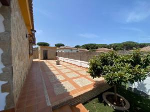 CHALET CON PISCINA A 5 MIN DE LA PLAYA EN COCHE JUNTO A NOVO SANCTI PETRI  - REF. A06-06164