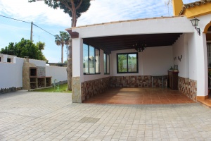 CHALET CON PISCINA A 5 MIN DE LA PLAYA EN COCHE JUNTO A NOVO SANCTI PETRI  - REF. A06-06164