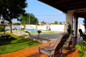 CHALET CON PISCINA A 5 MIN DE LA PLAYA EN COCHE JUNTO A NOVO SANCTI PETRI  - REF. A06-06164