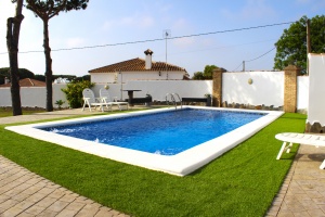 CHALET CON PISCINA A 5 MIN DE LA PLAYA EN COCHE JUNTO A NOVO SANCTI PETRI  - REF. A06-06164