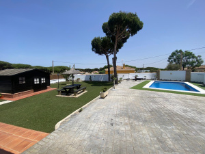 CHALET CON PISCINA A 5 MIN DE LA PLAYA EN COCHE JUNTO A NOVO SANCTI PETRI  - REF. A06-06164