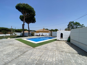 CHALET CON PISCINA A 5 MIN DE LA PLAYA EN COCHE JUNTO A NOVO SANCTI PETRI  - REF. A06-06164