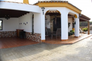 CHALET CON PISCINA A 5 MIN DE LA PLAYA EN COCHE JUNTO A NOVO SANCTI PETRI  - REF. A06-06164