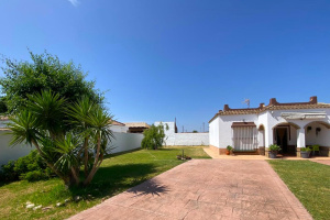 CHALET CON PISCINA A 10 MIN EN COCHE DE LA PLAYA - REF. A06-06181