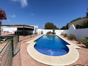CHALET CON PISCINA A 10 MIN EN COCHE DE LA PLAYA - REF. A06-06181