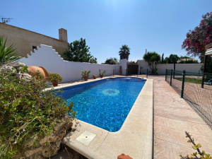CHALET CON PISCINA A 10 MIN EN COCHE DE LA PLAYA - REF. A06-06181