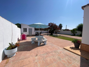 CHALET CON PISCINA A 10 MIN EN COCHE DE LA PLAYA - REF. A06-06181