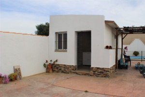 CHALET CON PISCINA 10 MIN EN COCHE DE LA PLAYA - REF. A06-06181