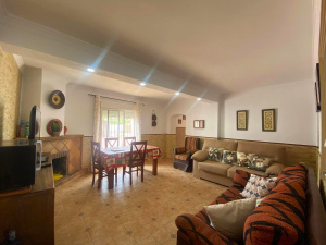 CHALET CON PISCINA A 10 MIN EN COCHE DE LA PLAYA - REF. A06-06181