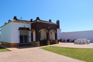 CHALET CON PISCINA 10 MIN EN COCHE DE LA PLAYA - REF. A06-06181