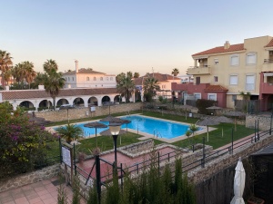 URBANIZACIÓN JUNTO AL HOTEL PLAYA DE LA LUZ - ROTA - REF. A03-03182