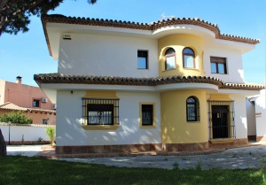 VILLA DE LUJO PRIMERA LINEA DE PLAYA - REF. A06-06254