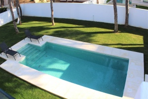 VILLA DE LUJO CON PISCINA A 5 MIN A PIE DE LA PLAYA - REF. A06-06262