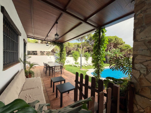 CHALET  CON PISCINA JUNTO A NOVO SANCTI PETRI A 5 MIN EN COCHE DE LA PLAYA- REF. A06-06265