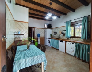 CHALET  CON PISCINA JUNTO A NOVO SANCTI PETRI A 5 MIN EN COCHE DE LA PLAYA- REF. A06-06265