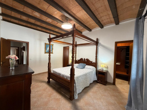 CHALET  CON PISCINA JUNTO A NOVO SANCTI PETRI A 5 MIN EN COCHE DE LA PLAYA- REF. A06-06265