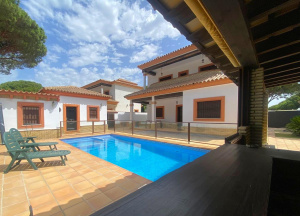 VILLA CON PISCINA A 2 MIN A PIE DE LA PLAYA - REF. A06-06266