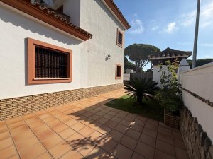 VILLA CON PISCINA A 2 MIN A PIE DE LA PLAYA - REF. A06-06266