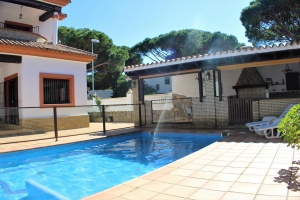 VILLA CON PISCINA A 2 MIN A PIE DE LA PLAYA - REF. A06-06266