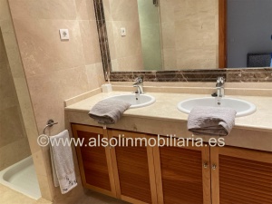 PRECIOSA ADOSADA PRIMERA LÍNEA DE GOLF, VISTAS AL MAR - REF. A07-07323