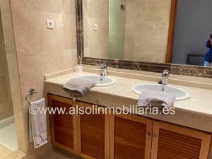 PRECIOSA ADOSADA PRIMERA LÍNEA DE GOLF, VISTAS AL MAR - REF. A07-07323