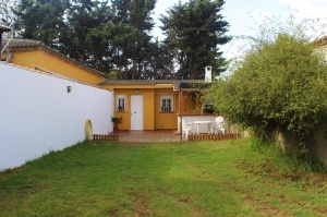 CASITA PRIVADA CON JARDIN A 5 MIN EN COCHE DE LA PLAYA - REF. A06-06271