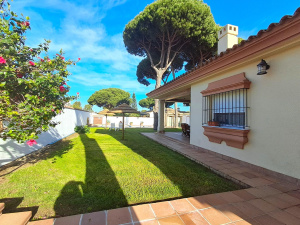 VILLA CON PISCINA A 5 MINUTOS EN COCHE DE LA PLAYA - REF. A06-06276