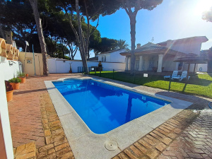 VILLA CON PISCINA A 5 MINUTOS EN COCHE DE LA PLAYA - REF. A06-06276