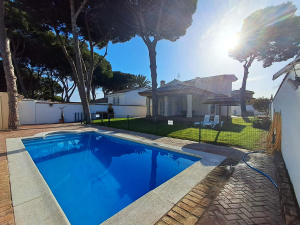 VILLA CON PISCINA A 5 MINUTOS EN COCHE DE LA PLAYA - REF. A06-06276