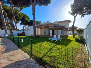 VILLA CON PISCINA A 5 MINUTOS EN COCHE DE LA PLAYA - REF. A06-06276