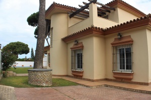 VILLA CON PISCINA A 5 MINUTOS EN COCHE DE LA PLAYA - REF. A06-06276