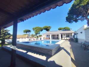 GRAN CHALET INDEPENDIENTE CON PISCINA Y APARTAMENTO INDEPENDIENTE  A 10 MIN EN COCHE DE LA PLAYA - REF. A06-06278