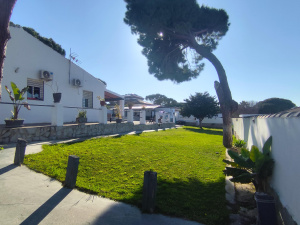 GRAN CHALET INDEPENDIENTE CON PISCINA Y APARTAMENTO INDEPENDIENTE  A 10 MIN EN COCHE DE LA PLAYA - REF. A06-06278