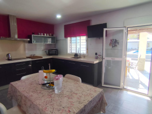GRAN CHALET INDEPENDIENTE CON PISCINA Y APARTAMENTO INDEPENDIENTE  A 10 MIN EN COCHE DE LA PLAYA - REF. A06-06278