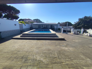 GRAN CHALET INDEPENDIENTE CON PISCINA Y APARTAMENTO INDEPENDIENTE  A 10 MIN EN COCHE DE LA PLAYA - REF. A06-06278