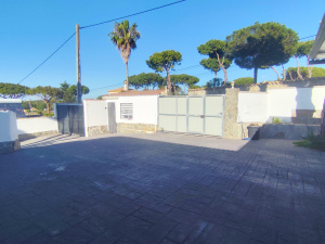 GRAN CHALET INDEPENDIENTE CON PISCINA Y APARTAMENTO INDEPENDIENTE  A 10 MIN EN COCHE DE LA PLAYA - REF. A06-06278