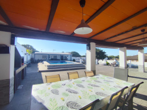 GRAN CHALET INDEPENDIENTE CON PISCINA Y APARTAMENTO INDEPENDIENTE  A 10 MIN EN COCHE DE LA PLAYA - REF. A06-06278