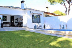 CHALET CON PISCINA A 10 MIN A PIE DE LA PLAYA - REF. A06-06279