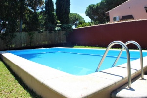 CHALET CON PISCINA A 10 MIN A PIE DE LA PLAYA -DOÑA VIOLETA- REF. A06-06283