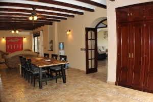 VILLA CON PISCINA EN PRIMERA LINEA DE PLAYA - REF. A06-06286