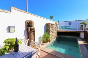 CASITA  CON PISCINA A 10 MIN EN COCHE DE LA PLAYA - REF. A06-06315