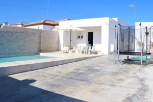 CHALET MODERNO CON PISCINA A 10 MIN EN COCHE DE LA PLAYA- REF. A06-06325