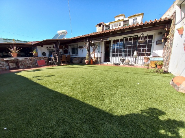 CHALET INDEPENDIENTE EN FUENTEBRAVIA EL PUERTO - REF. A08-00130