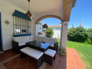 CHALET CON PISCINA JUNTO A NOVO SANCTI PETRI 5 MIN EN COCHE DE LA PLAYA- REF. A06-06331