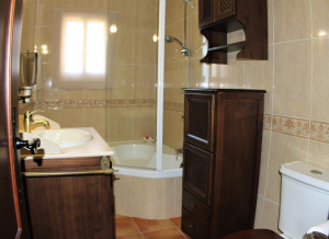 CHALET CON PISCINA JUNTO A NOVO SANCTI PETRI 5 MIN EN COCHE DE LA PLAYA- REF. A06-06331