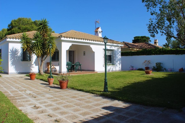  CHALET. INDEPENDIENTE EN CERROMOLINO A 10 MIN EN COCHE DE LA PLAYA - REF. A06-06333