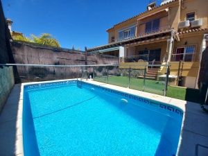 ADOSADO CON PISCINA  FUENTEBRAVIA EL PUERTO - REF. A08-00139