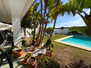 CHALET CON PISCINA JUNTO AL PUNTO MÁGICO - REF. A06-06351
