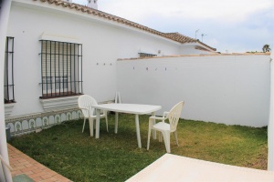 CHALET CON PISCINA JUNTO AL PUNTO MÁGICO - REF. A06-06351